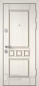 Фото «Дверь в дом №42» в Москве